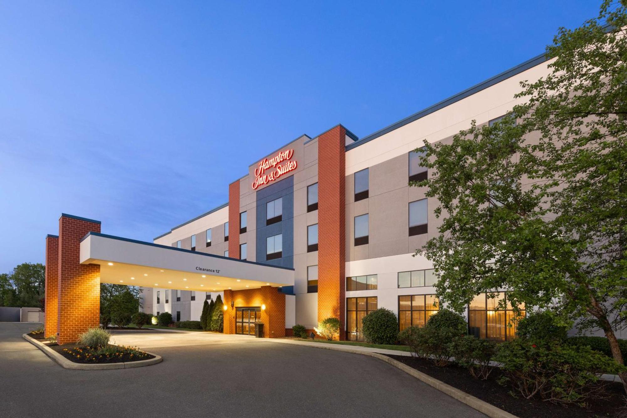 Hampton Inn & Suites Harrisburg Eksteriør billede